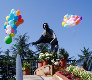 Statue